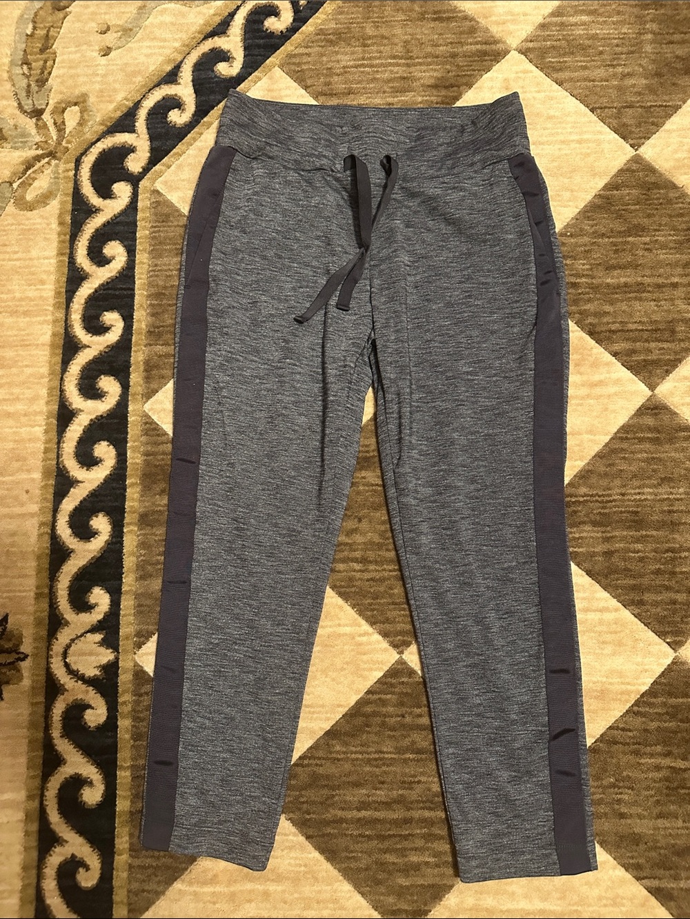 EUC ATHLETA Gray Knit Cropped Jogger Pants with Side Stripe